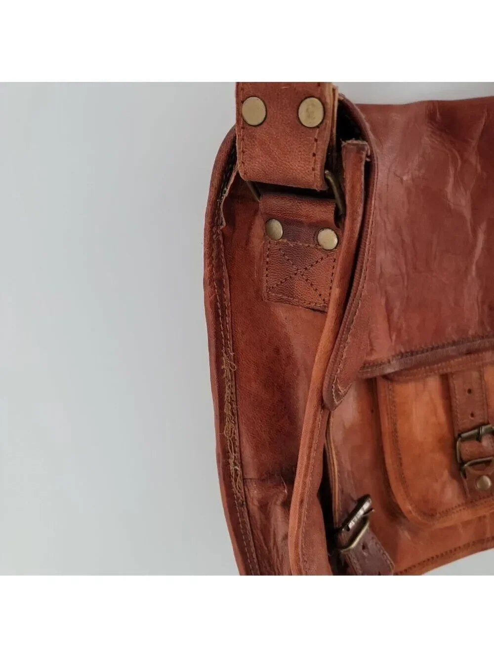 Unbranded Leather Messenger Bag | Rugged Heritage Satchel | Buckle Strap